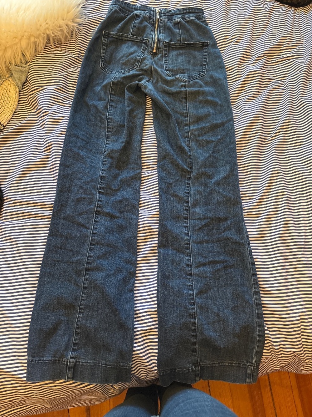 Bebe size 25 Sailor style jeans